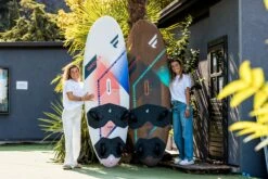 FANATIC Windsurf Board Gecko Eco 2023 - 110 25 FANATIC Windsurf Board Gecko Eco 2023 - 110 -Surfshop24 Ladenverkäufe chiarasocin mariabehrens geckohrs23 geckoeco23 ls promo by sicrowtherfanatic duotone lakegarda d6i8261