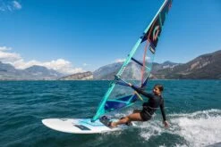 FANATIC Windsurf Board Eagle HRS 2023 - 130 -Surfshop24 Ladenverkäufe chiarasocin eaglehrs23 e pace23 by sicrowtherfanatic duotone lakegarda d6i5943