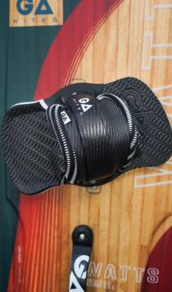 GAASTRA GA Kite Board Set Watts 2024 - 135x40 (Set) -Surfshop24 Ladenverkäufe gk2023 ga watts 1